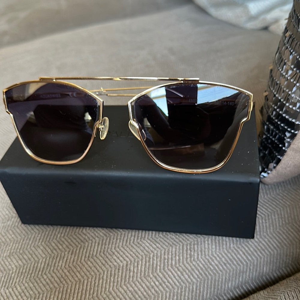 AQS, Sunglasses
